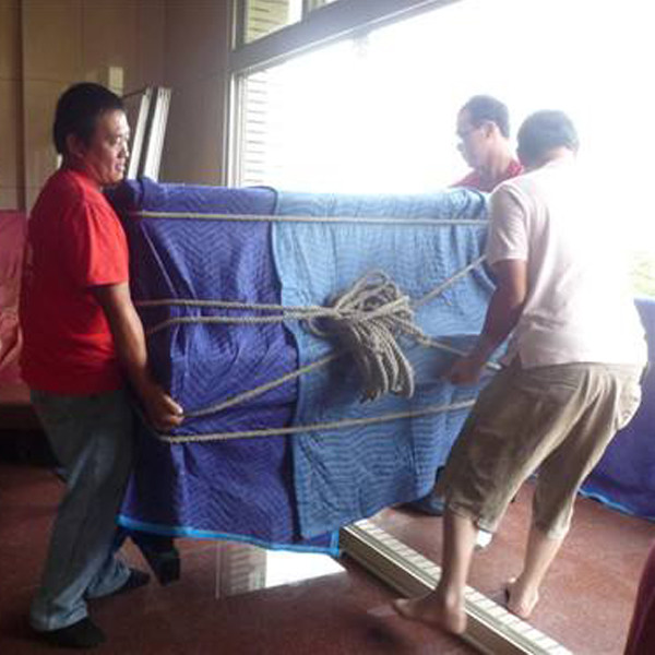 鋼琴、魚缸專運現(xiàn)場